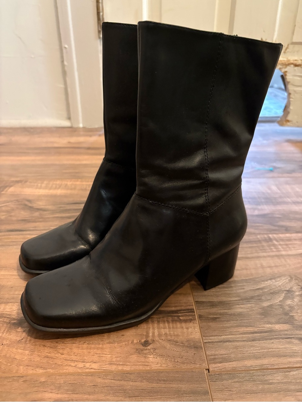 Black Mid-Calf Block Heel Women's Boots